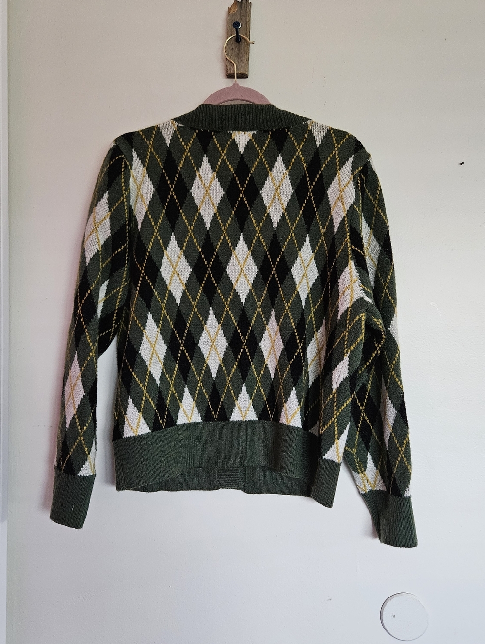 REVOLVE Green, White & Black Argyle V-Neck Cardigan Size M - Picture 4 of 5